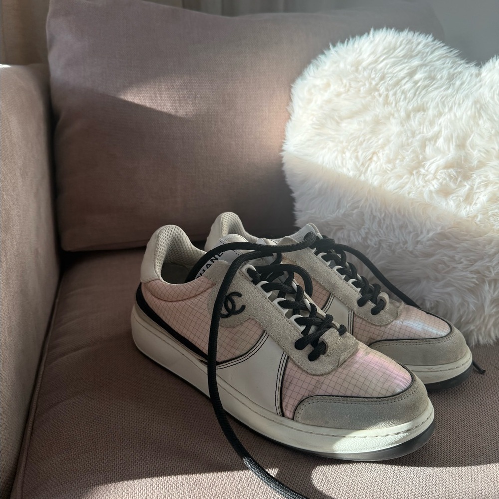 CHANEL CC Suede & Calfskin Sneakers,Size 38.5 (Fits US 8.5/EU 39)Pink/Grey/White - Picture 14 of 15